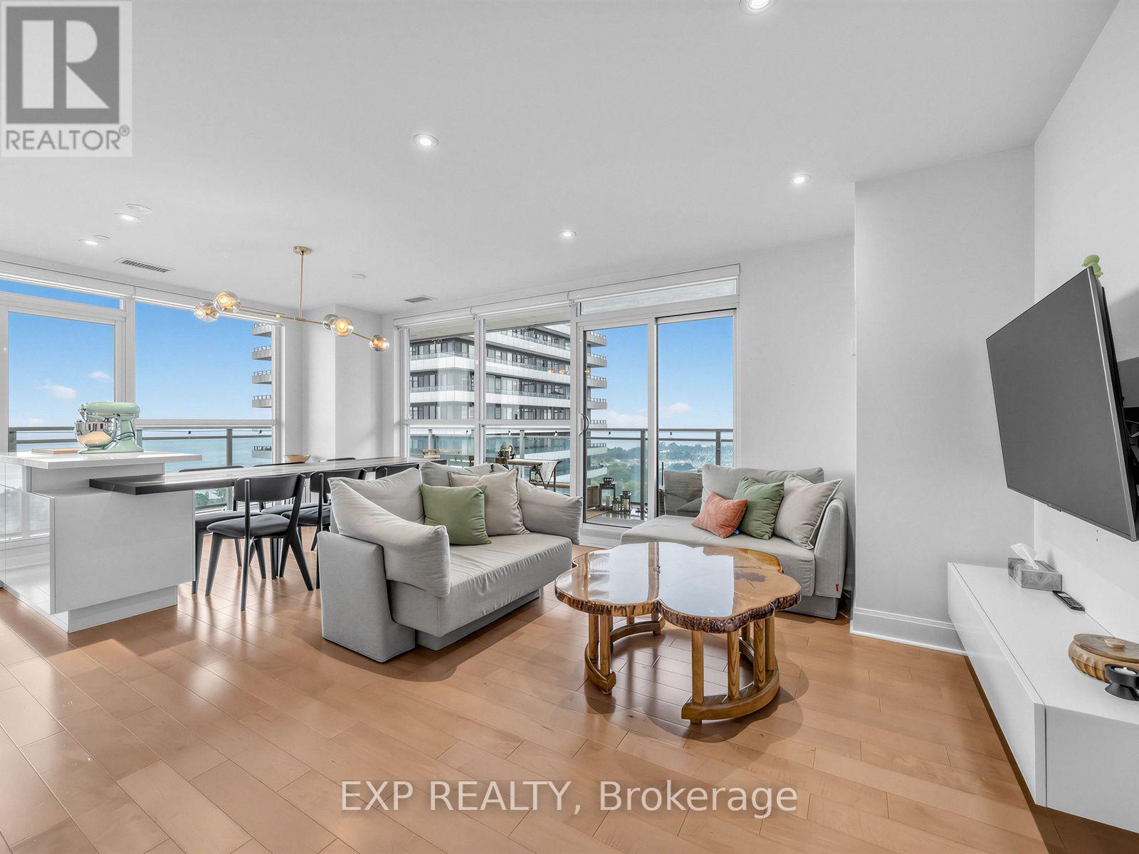 Residential in Toronto (Mimico) 2