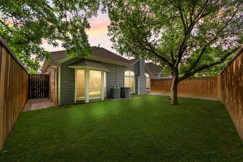17958 Brent Dr, Dallas, TX, 75287-5984 | Card Image