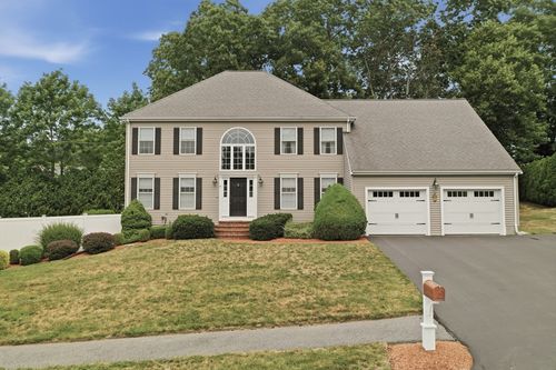 4 Frank Dr, Milford, MA, 01757-3498 | Card Image