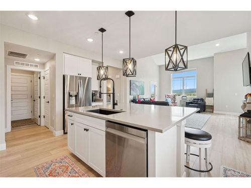 205-10062 W Victoria Pl, Littleton, CO, 80127-7122 | Card Image