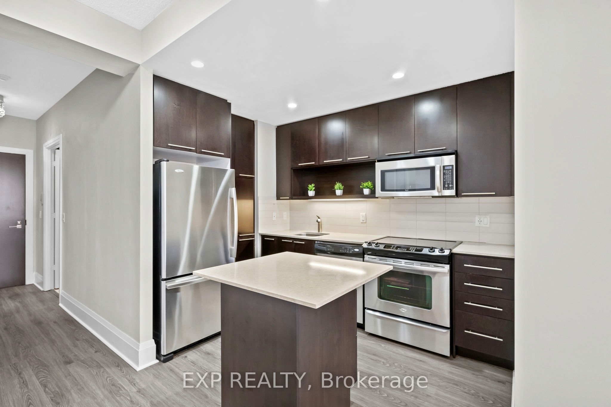Residential in Toronto C14 3
