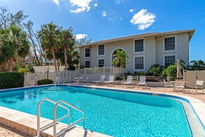 104 - 5201 Gulf Of Mexico Drive, Condo with 2 bedrooms, 2 bathrooms and null parking in LONGBOAT KEY FL | Image 1