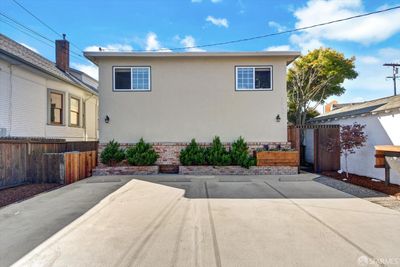 2906 Newbury Street, Home with 8 bedrooms, 4 bathrooms and 4 parking in Berkeley CA | Image 3