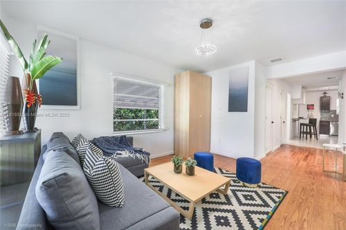 3655-3655 Oak Ave, Miami, FL, 33133-4907 | Card Image