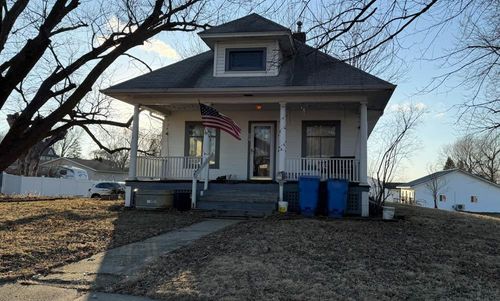 207 7th St, Grundy Center, IA, 50638-1420 | Card Image