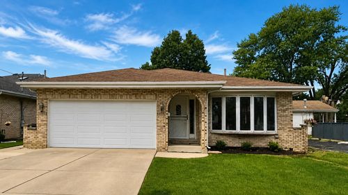8608 Lamon Avenue, Burbank, IL, 60459 | Card Image