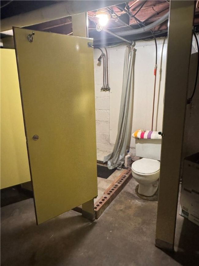 basement bath | Image 15