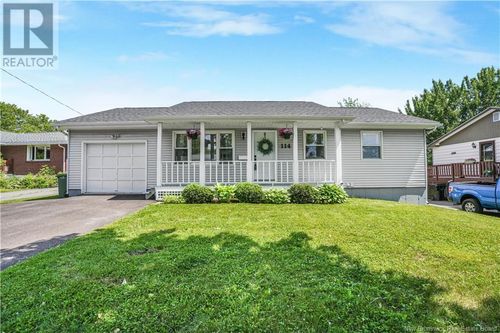 114 Moss Ave, Fredericton, NB, E3A2G1 | Card Image
