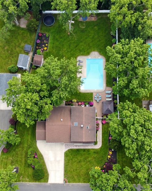 17 Wanda Ter, Farmingville, NY, 11738-1121 | Card Image