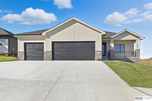8230 N 167th Ave, Bennington, NE, 68007-2840 | Card Image