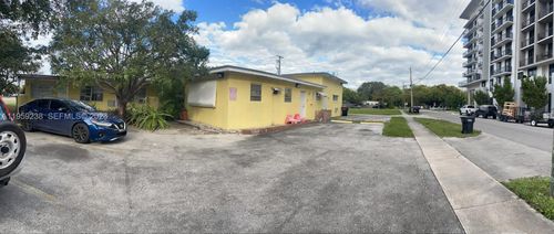12610 Ne 11th Ave, NORTH MIAMI, FL, 33161-5003 | Card Image