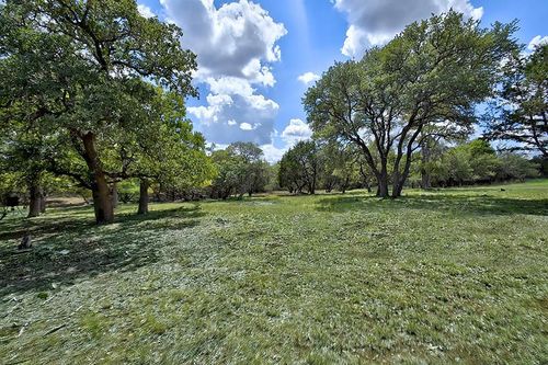 31-118 S Vaquero Dr, Blanco, TX, 78606-5582 | Card Image