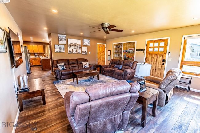 Spacious Living Room | Image 4