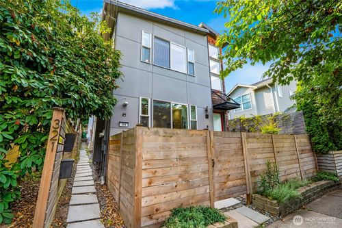 319 21st Ave, Seattle, WA, 98122-5915 | Card Image