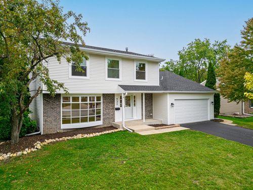 731 Country Ln N, Roselle, IL, 60172-3411 | Card Image