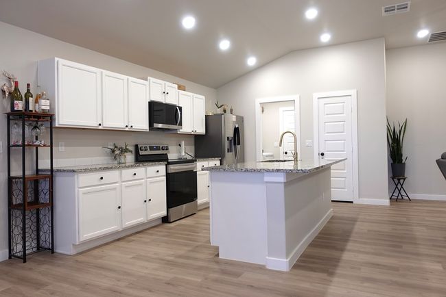 2220 Goldfinch Rd, House other with 3 bedrooms, 2 bathrooms and 2 parking in Midland TX | Image 16