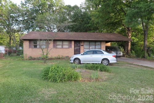 419 S Church St, Lowell, NC, 28098-1805 | Card Image