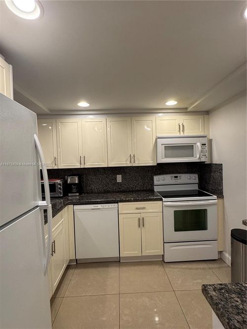 apt-203-2049 S Ocean Dr, Hallandale Beach, FL, 33009-6628 | Card Image