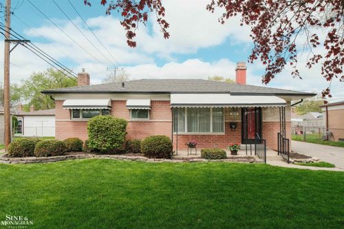 16115 Yew St, Roseville, MI, 48066-7343 | Card Image