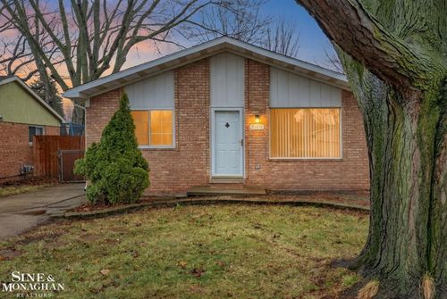 39476 Willmarth St, Harrison Twp, MI, 48045-5721 | Card Image