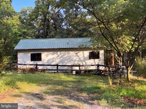 816 Hilltop Ln, MOUNT JACKSON, VA, 22842-2988 | Card Image
