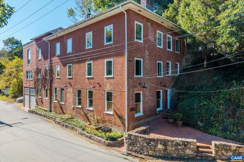 3-1915 E Market St, Charlottesville, VA, 22902-5892 | Card Image