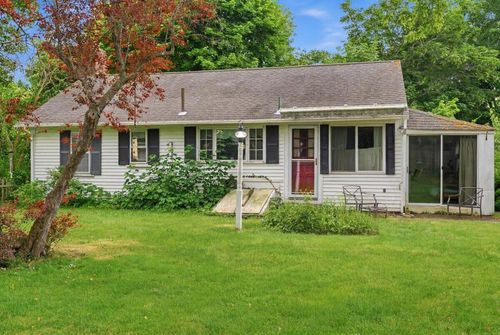 127 Pine Ave, Hyannis, MA, 02601-4560 | Card Image