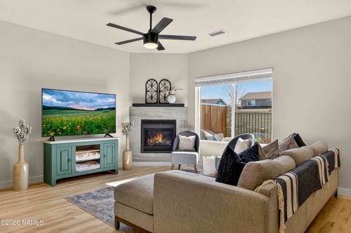 12211 Bliss Ave, Bellemont, AZ, 86015-3310 | Card Image