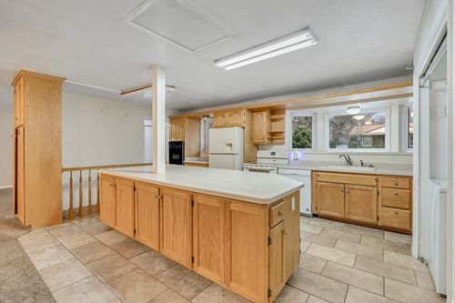 2862 E Pamela Dr, Cottonwood Heights, UT, 84121-5228 | Card Image