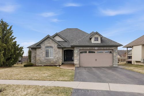 9 Rosslyn Dr, Brighton, ON, K0K1H0 | Card Image