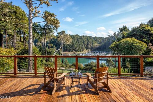 521 Casa Del Noyo, Fort Bragg, CA, 95437-5501 | Card Image