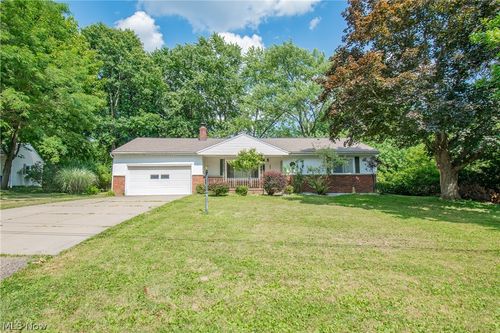 2951 Stanley Rd, Fairlawn, OH, 44333-3246 | Card Image