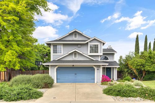 8153 La Almendra Way, Sacramento, CA, 95823-5560 | Card Image