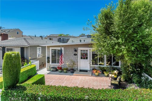 711 Goldenrod Avenue, Corona del Mar, CA, 92625 | Card Image