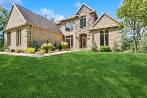 2890 Bridle Ct, Lake Geneva, WI, 53147-5500 | Card Image