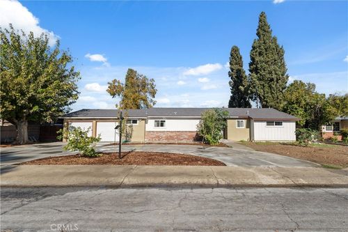 424 W Yale Ave, Coalinga, CA, 93210 | Card Image