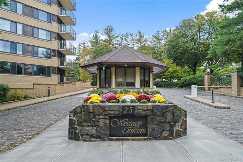 201w-25 Rockledge Ave, White Plains, NY, 10601-1219 | Card Image
