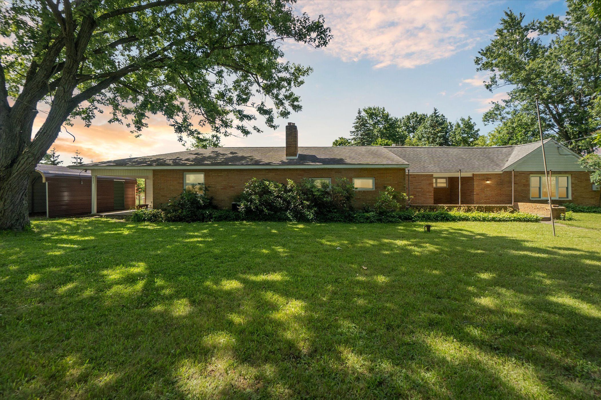 Allen Rd, Fenton, MI 48430