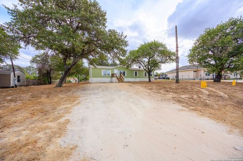 4310 Redtop Hill Dr, Elmendorf, TX, 78112 | Card Image