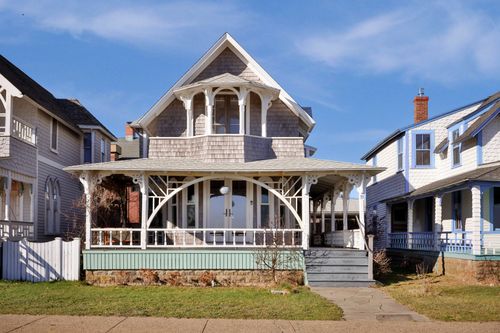 33 Ocean Ave, Oak Bluffs, MA, 02557-1705 | Card Image
