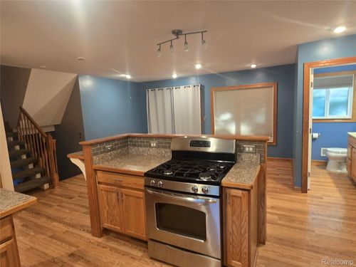 340 Union Lake Rd, White Lake, MI, 48386-3168 | Card Image