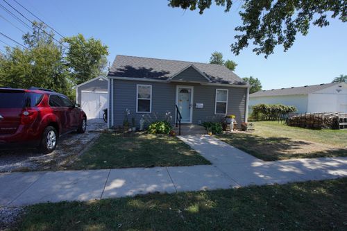 120 S Walnut St, CENTRALIA, MO, 65240-1271 | Card Image