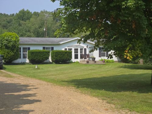 9400 Maple Dale Rd, Horton, MI, 49246-9021 | Card Image