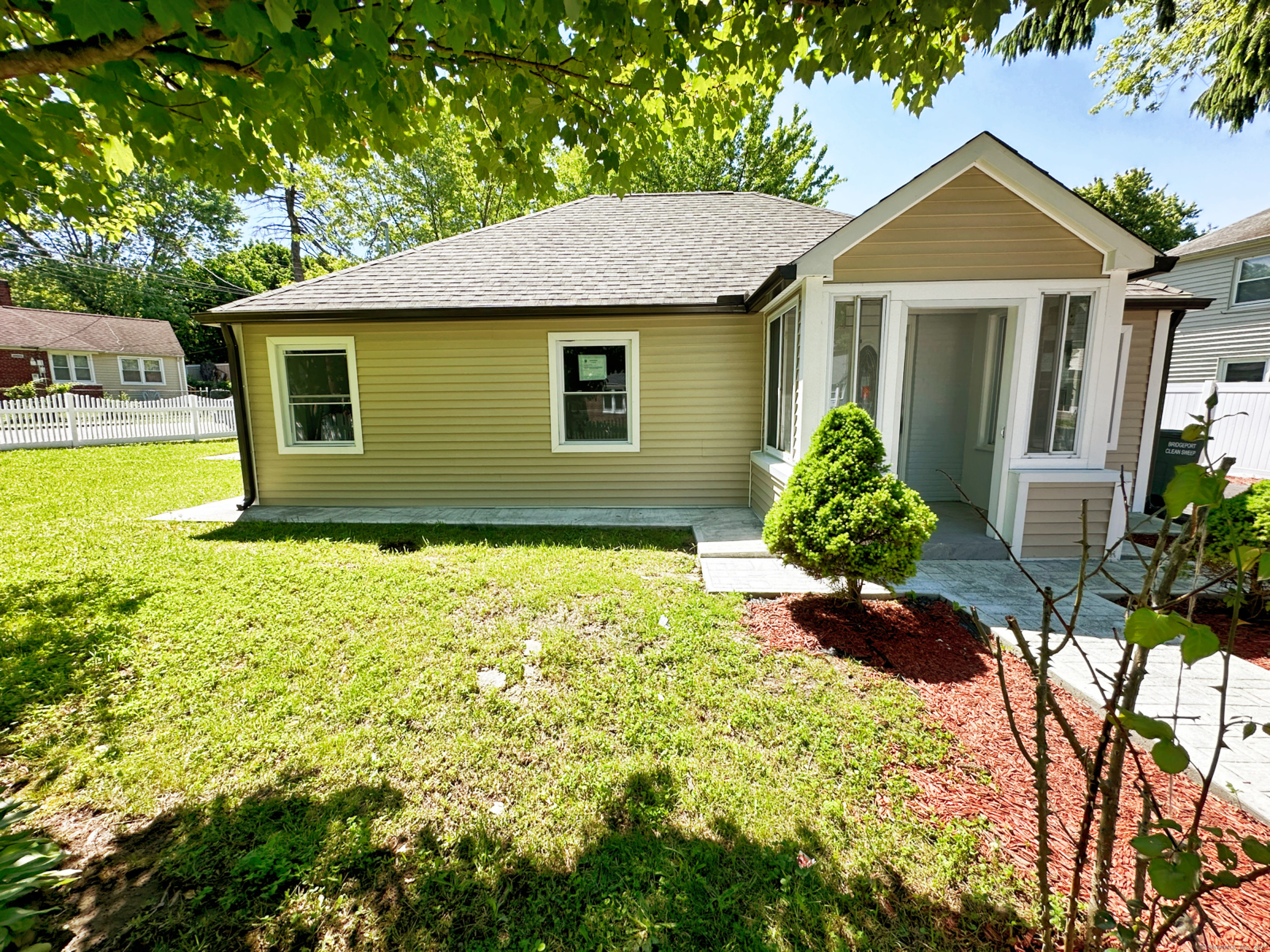 Pearl Harbor Pl, Bridgeport, CT 06610