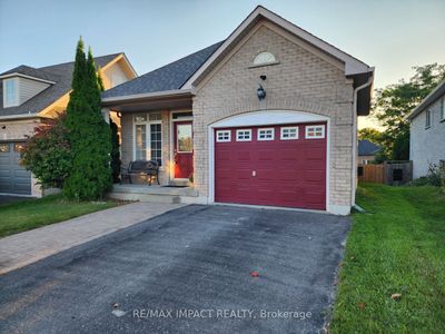 602 Aldershot Dr, House other with 2 bedrooms, 3 bathrooms and 3 parking in Oshawa ON | Image 1