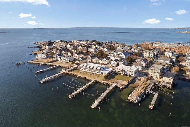 APT-13 - 17 Hancox St, Home with 1 bedrooms, 1 bathrooms and 1 parking in Stonington CT | Image 18