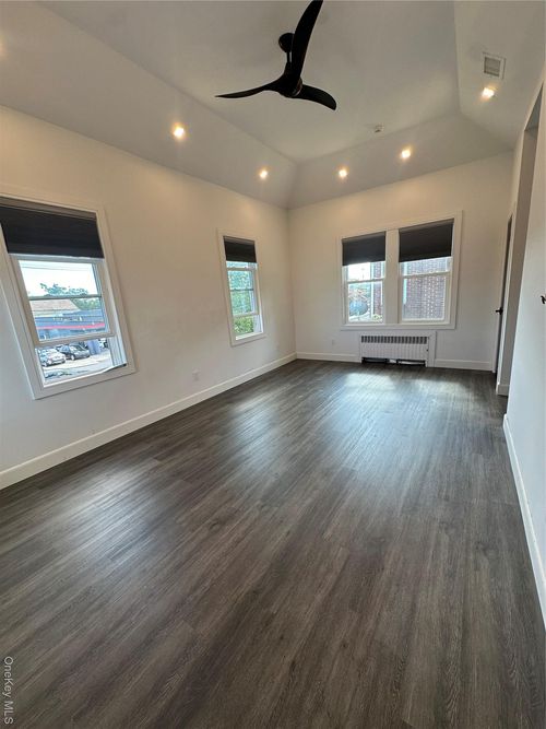 1-1 Burnside Ave, Lawrence, NY, 11559-1107 | Card Image