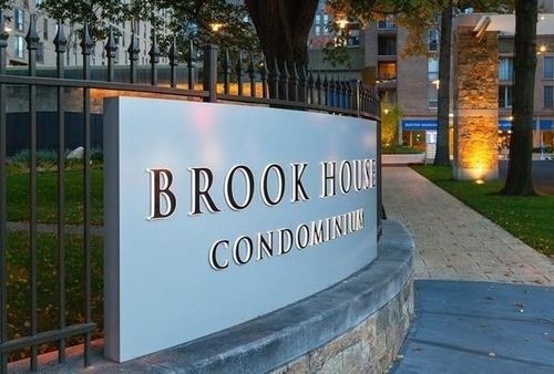 806-99 Pond Ave, Brookline, MA, 02445-7118 | Card Image