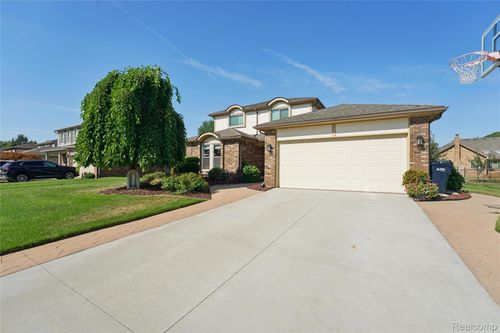 39719 Lembke Dr, Sterling Heights, MI, 48313-5737 | Card Image