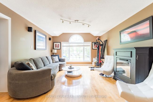 85 Fulsom Cres, House other with 2 bedrooms, 2 bathrooms and 8 parking in Sebright ON | Image 9